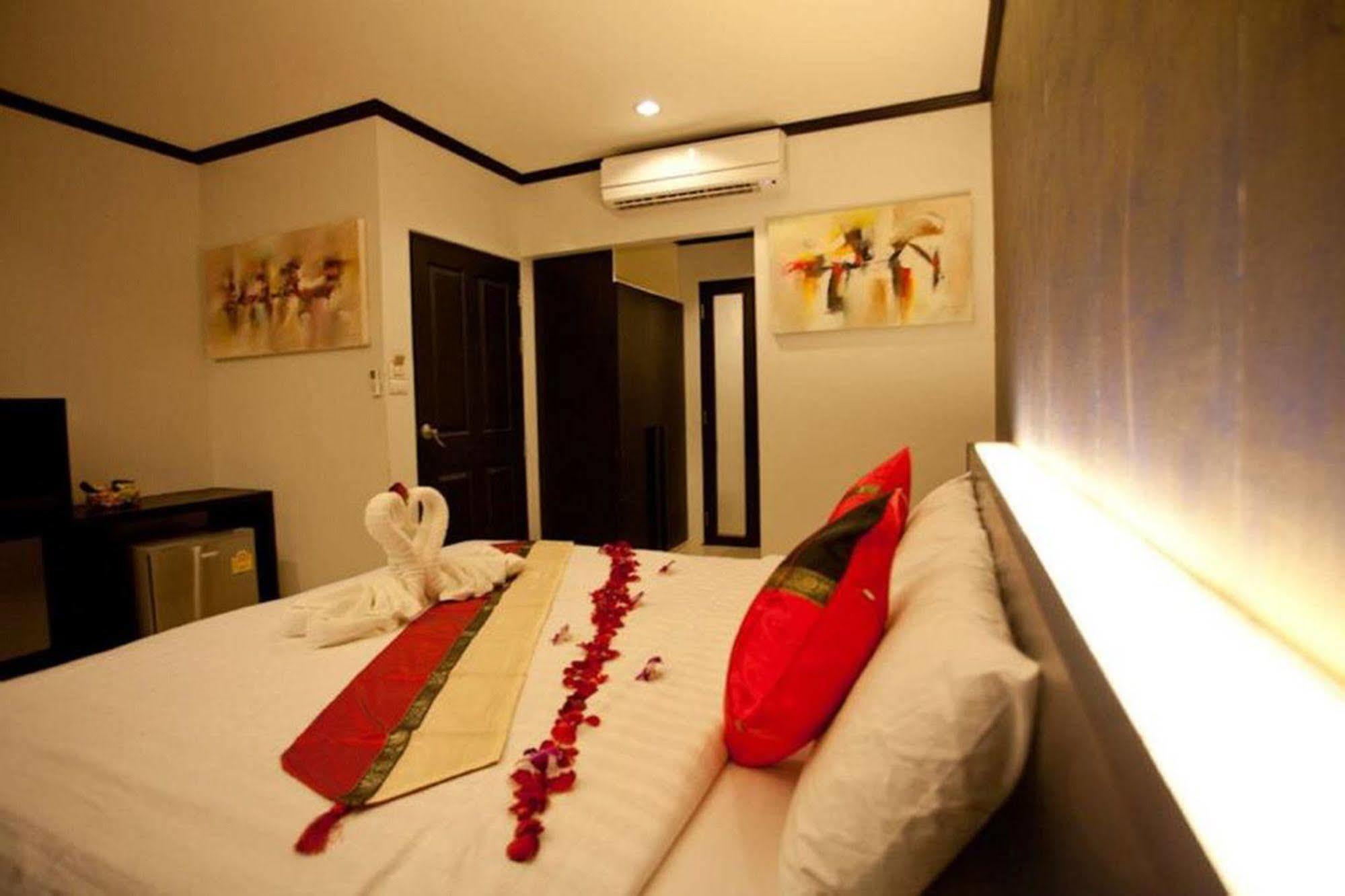 Kata Green Beach Hotel ภายนอก รูปภาพ