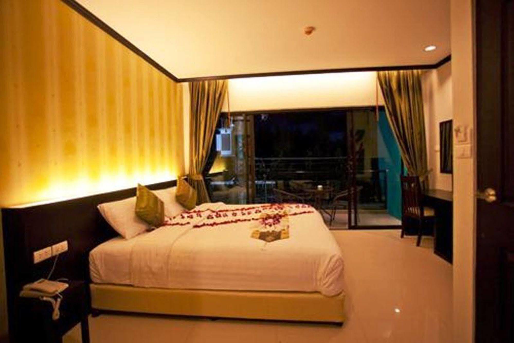 Kata Green Beach Hotel ภายนอก รูปภาพ