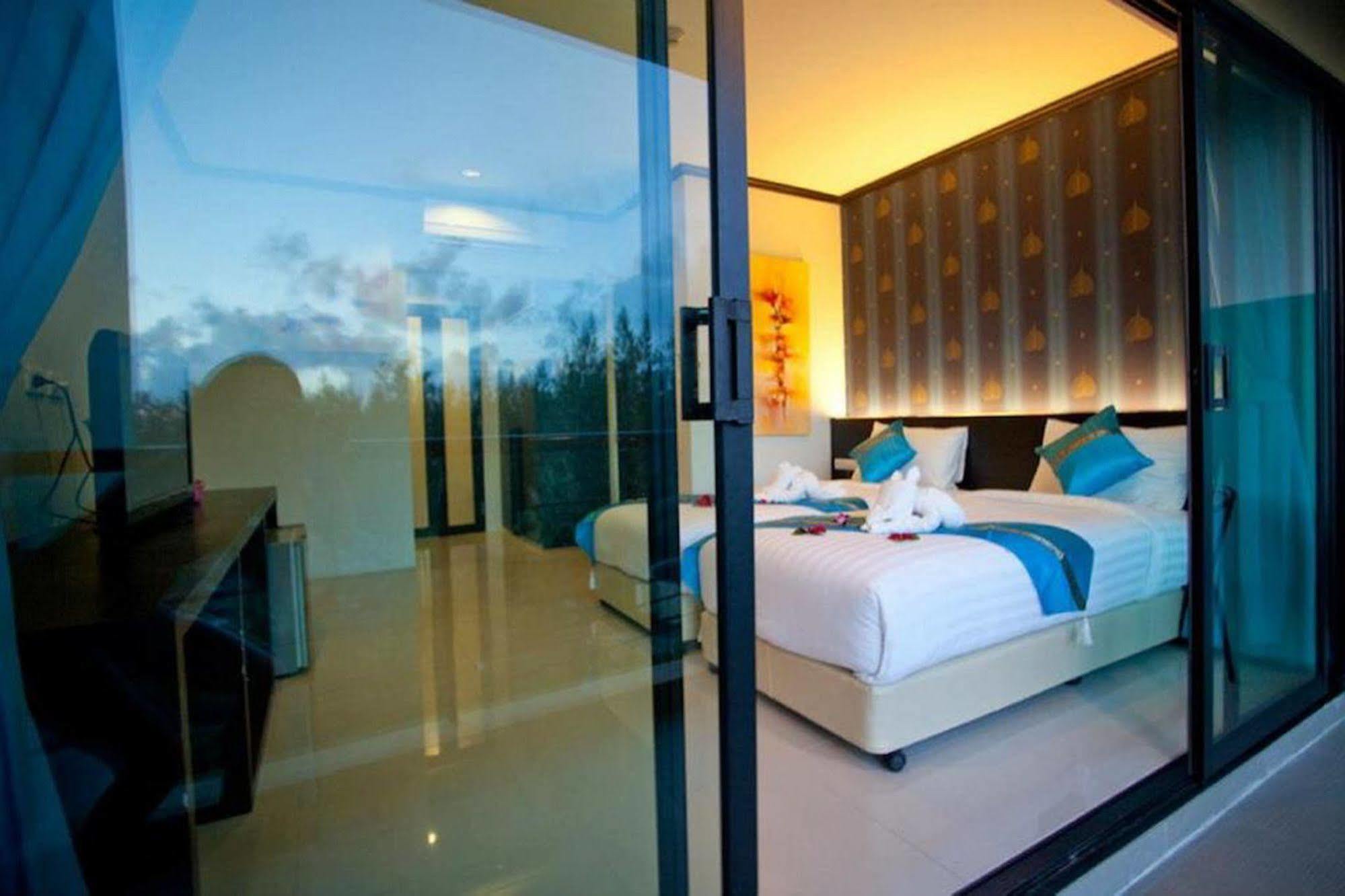 Kata Green Beach Hotel ภายนอก รูปภาพ